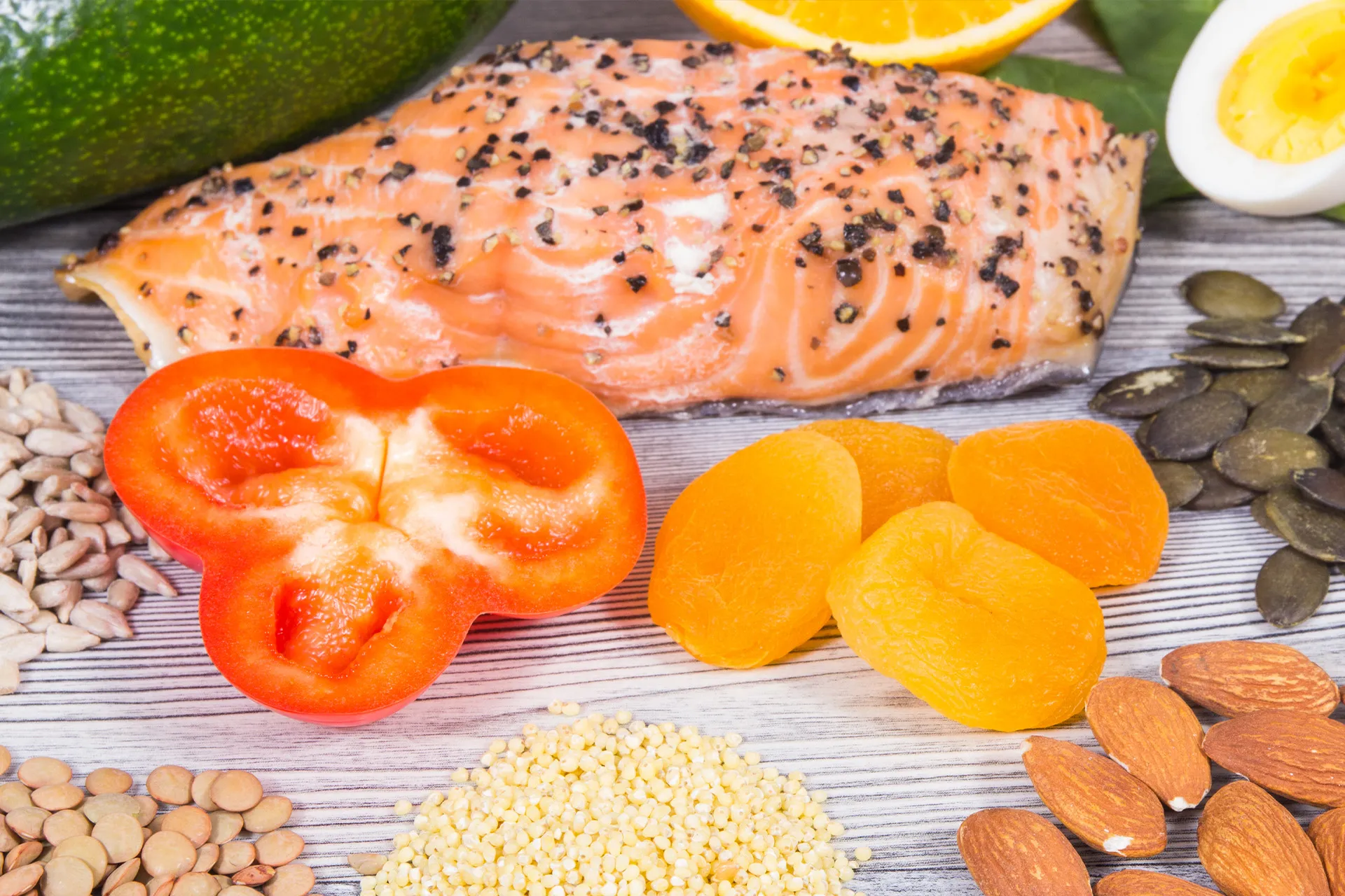 Lebensmittel mit Biotin, Zink und gesunden Fetten bei Haarausfall Ursachen